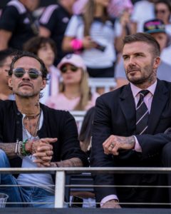 Marc Anthony disfrutó de un juego de fútbol junto a David Beckham en Miami