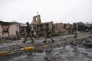 Bombardeos al sur de Ucrania dejan ocho muertos, según autoridades ataque