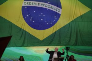 Lula da Silva presentó su candidatura en Sao Paulo, Brasil. Foto: EFE/Fernando Bizerra