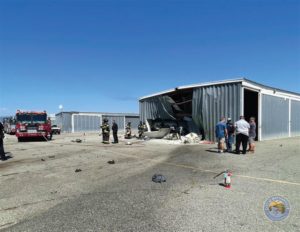 Watsonville (Estados Unidos), 18/08/2022.- Una foto de mano facilitada por la ciudad de Watsonville muestra los restos de la colisión y el accidente de los aviones en el Aeropuerto Municipal de Watsonvill en Watsonville, California, Estados Unidos, el 18 de agosto de 2022. (Estados Unidos) EFE/EPA/CIUDAD DE WATSONVILLE