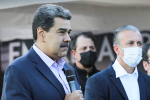 Nicolás Maduro junto a su ministro de Petróleo, Tareck El Aissami. Foto: Twitter Prensa Presidencial.