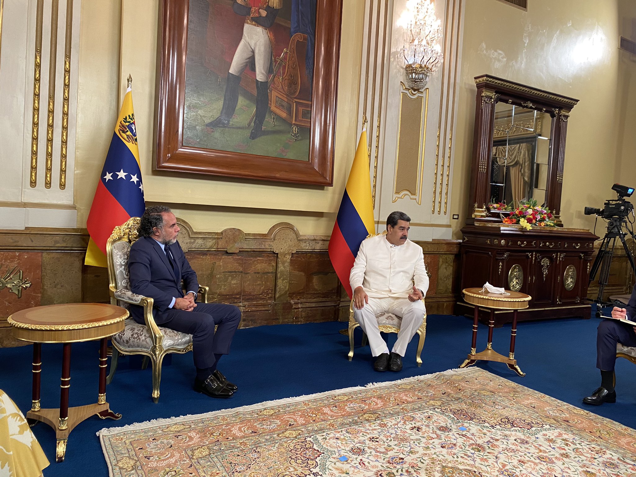 Embajador de Colombia, Armando Benedetti, durante la presentación de Cartas Credenciales ante Nicolás Maduro. Foto: Twitter Armando Benedetti.