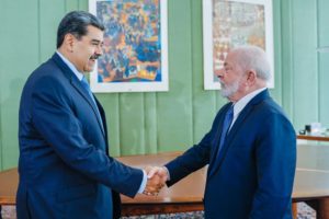 Encuentro de Nicolás Maduro (i) con el presidente brasileño Lula da Silva (d).