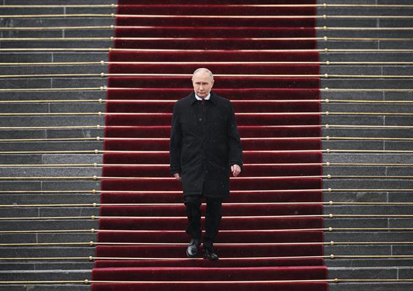 Vladimir Putin en el acto de toma de posesión de su quinto periodo al frente del Poder Ejecutivo de Rusia. Foto: EFE.